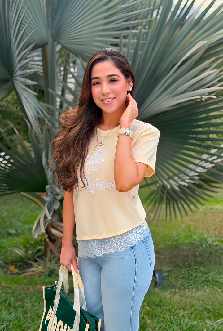 Camiseta Hello Girlfriend Amarilla