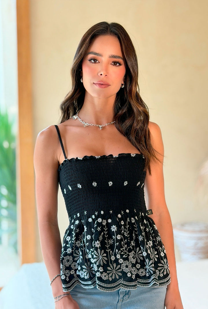 Blusa Tiana Negra Bordada